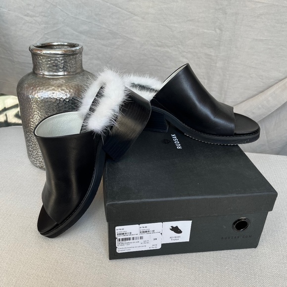 Cute (39) black & white Rudsak leather & fur open-toe slides with low heel. - Picture 1 of 10